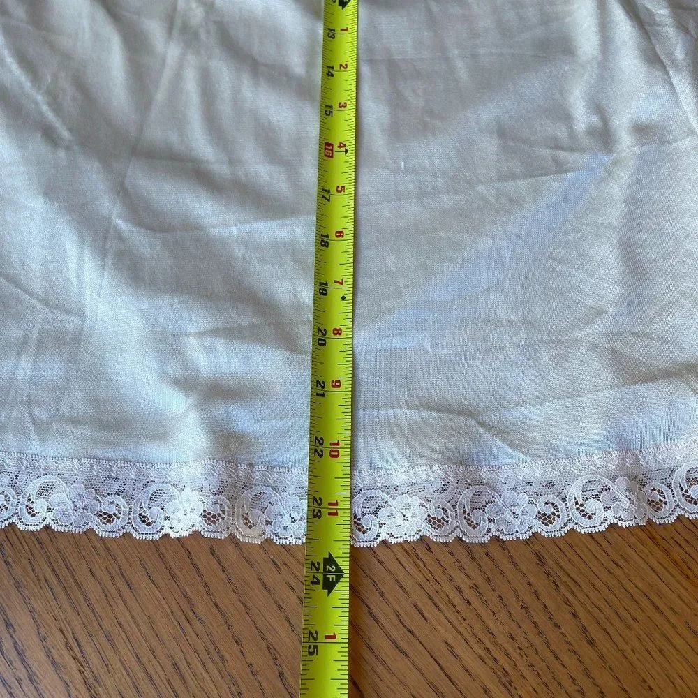 Sears half slip Vintage smooth waist with lace panels and trim, A-line M - Picture 9 of 9